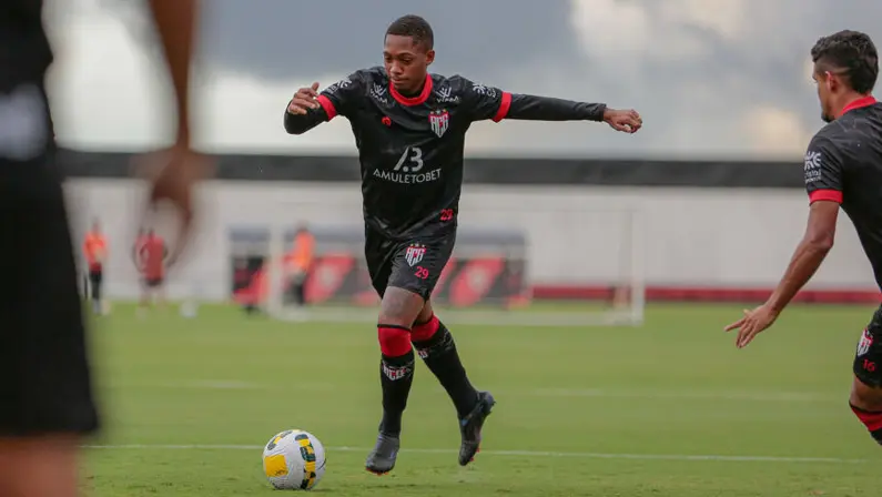 Reforço do Botafogo para o time B, Luis Phelipe chega ao Rio nesta terça para assinar contrato