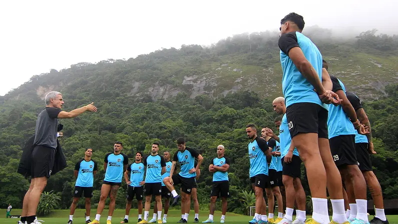 Botafogo varia entre possível ‘grande surpresa’ de 2023 e ‘pior mercado’ em análise de comentaristas da ESPN