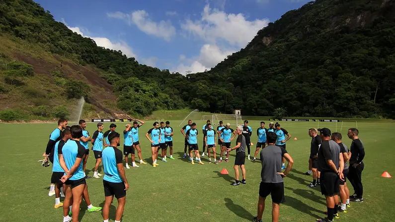 Botafogo vê semana satisfatória após reuniões e se prepara para decisões em campo