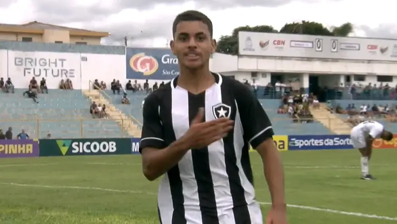 Sapata em Botafogo x Pinheirense | Copinha 2023