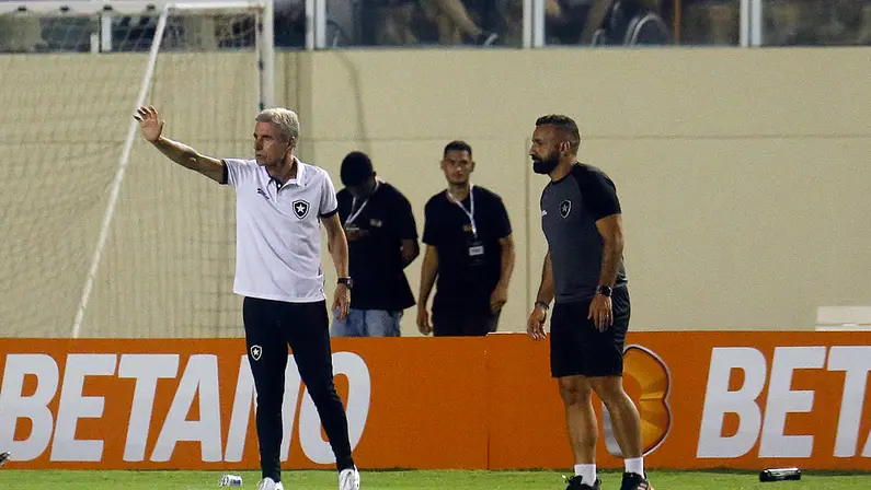 Luís Castro e Vitor Severino em Sergipe x Botafogo, pela Copa do Brasil