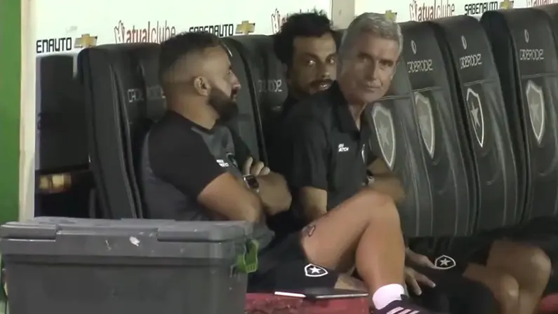 Luís Castro em Portuguesa x Botafogo | Taça Rio 2023