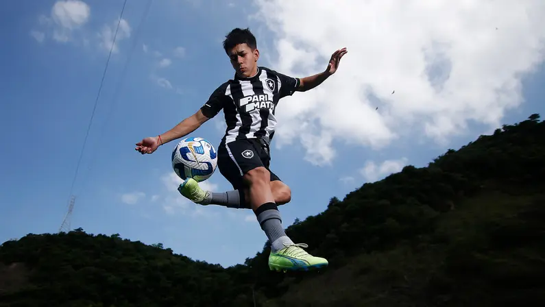 Matías Segovia é regularizado pelo Botafogo e está liberado para estrear
