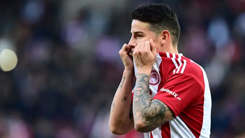 Sem oferta oficial, Botafogo conversa, mas vê James Rodríguez caro e esfria negociação com colombiano