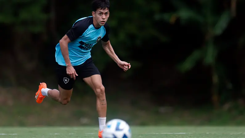 Segovinha é testado no time titular e pode ser novidade no Botafogo para encarar o Red Bull Bragantino