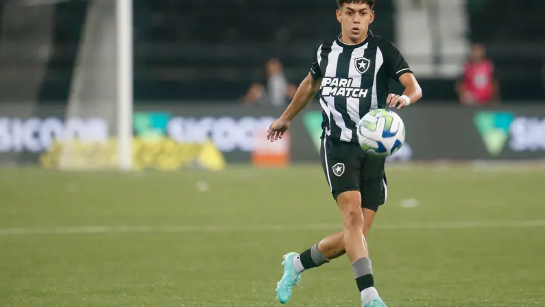 Botafogo: Matías Segovia sofre fratura na mão e vai passar por cirurgia neste domingo