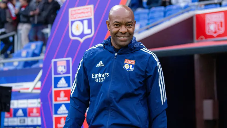 Cláudio Caçapa, auxliar-técnico do Lyon