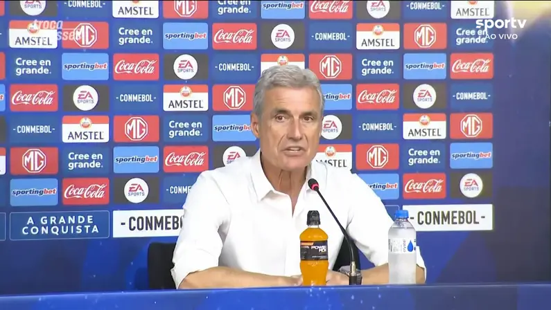 Luís Castro, técnico do Botafogo