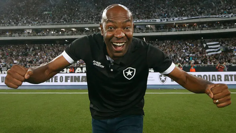 Cláudio Caçapa faz bonito texto de agradecimento ao Botafogo: ‘Dever cumprido. Clube merece estar no topo’