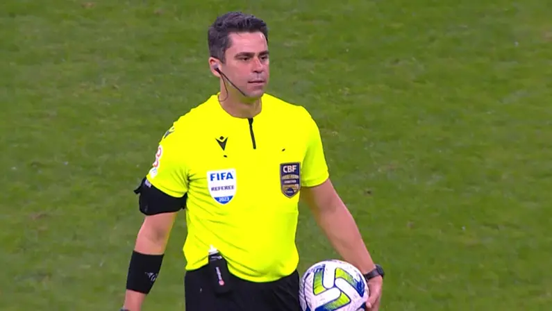 Árbitro Flavio Rodrigues de Souza em Grêmio x Botafogo | Campeonato Brasileiro 2023