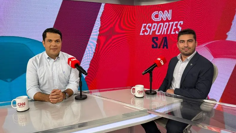 CEO destaca John Textor como figura única: ‘Cabeça dele gira em outra dimensão. Torcedor do Botafogo tem que agradecer’