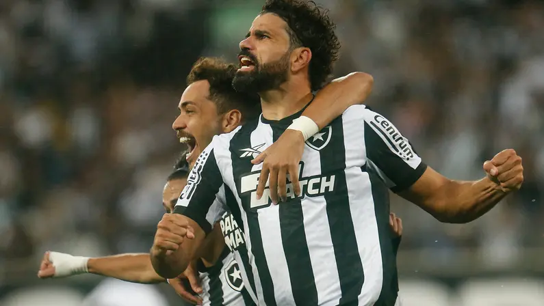 Botafogo escalado com Tchê Tchê de lateral, Gabriel Pires, Júnior Santos e Diego Costa para enfrentar o Goiás; Tiquinho Soares é banco