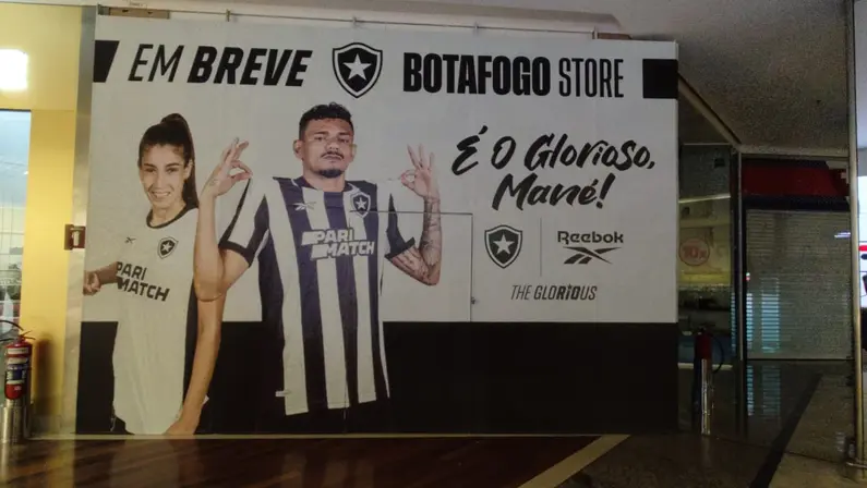 Obra da loja do Botafogo no Barra Shopping