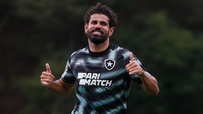 Diego Costa inicia treinos no Botafogo e será apresentado à imprensa nesta quarta-feira