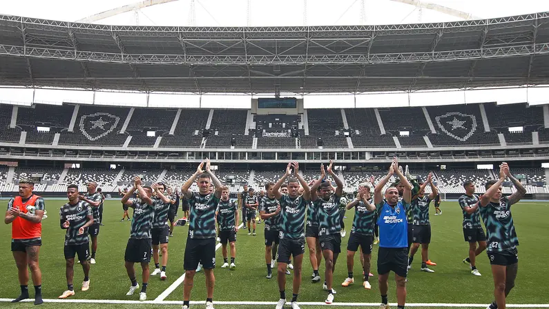 Comentarista: ‘Já havíamos alertado que rodada seria boa para Botafogo abrir vantagem. Pareceu apertar botão do pânico precipitadamente’