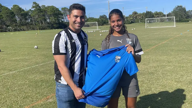 Giovanna Waksman agradece visita de CEO do Botafogo na Flórida; ‘Você é nossa maior joia’, retribui Thairo