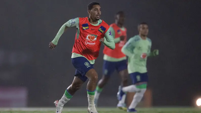 Kauê vive experiência com Seleção sub-23 e projeta futuro no Botafogo: ‘Focado em subir’