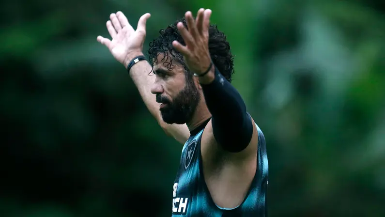 Desfalque do Botafogo contra o Cuiabá, Diego Costa sofreu entorse no tornozelo