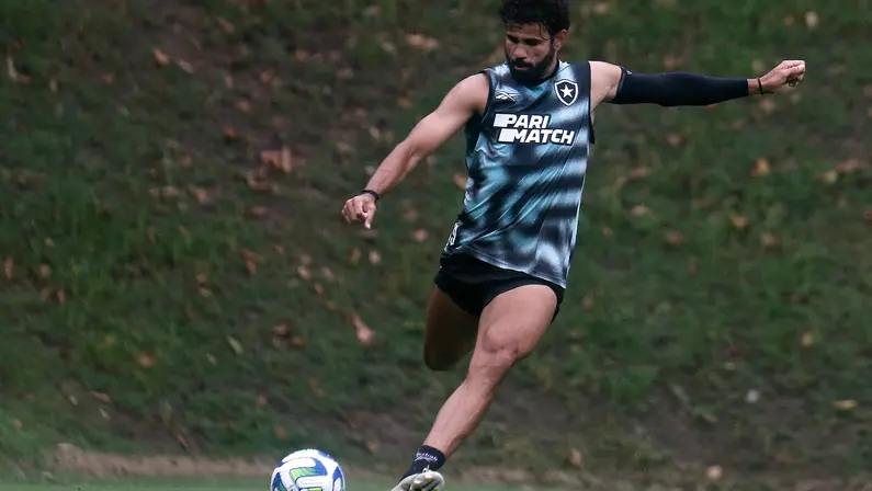 Escalação do Botafogo: trio volta de suspensão, e Diego Costa deve substituir Tiquinho contra o Grêmio