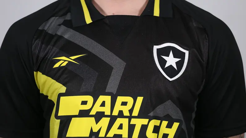 BOTAFOGO E PARIMATCH LANÇAM NOVA CAMISA 4, QUE ESTREIA CONTRA O ATHLETICO-PR; SAIBA DETALHES