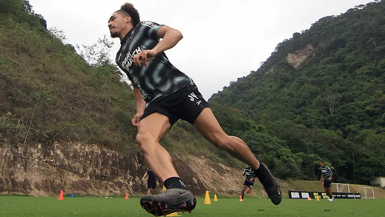 Com volta de trio que estava suspenso, Botafogo divulga relacionados para encarar o Grêmio