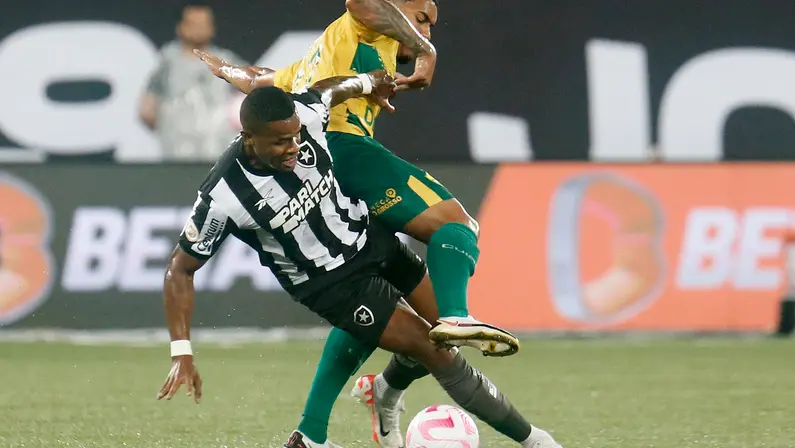 Ana Thaís Matos: ‘Outubro costuma ser um mês maldito para os primeiros lugares. Oscilação do Botafogo é normal’