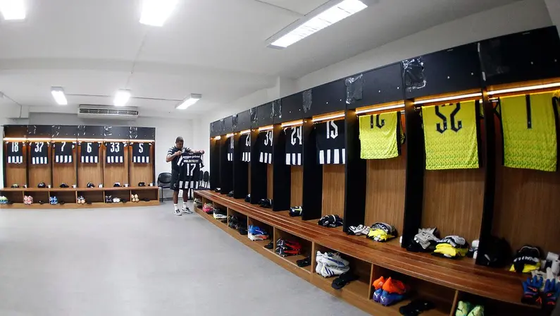 Botafogo escalado com três volantes, Hugo e Diego Costa para enfrentar o Grêmio