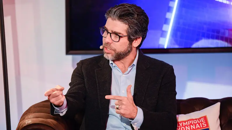 Juninho Pernambucano aceita convite para ser conselheiro de John Textor na Eagle Football, podendo ajudar no Botafogo