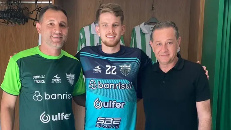 Botafogo empresta goleiro Gabriel Toebe para o Avenida