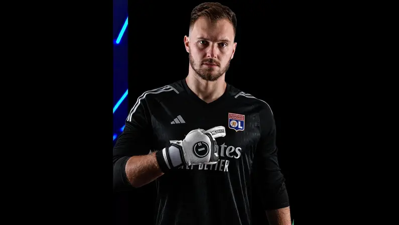 Lucas Perri, do Lyon