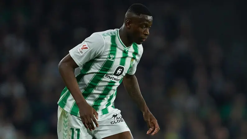 Em negociação com o Botafogo, Luiz Henrique é escalado como titular do Betis contra o Mallorca