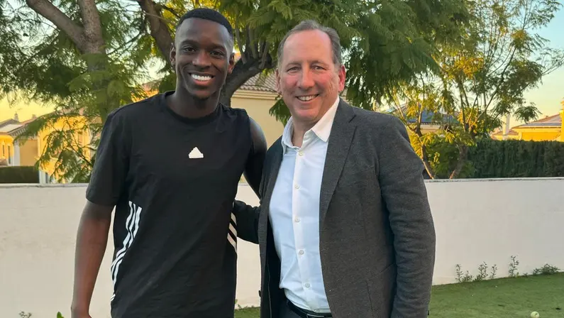JOHN TEXTOR POSTA FOTO COM LUIZ HENRIQUE E ANUNCIA CONTRATAÇÃO PELO BOTAFOGO