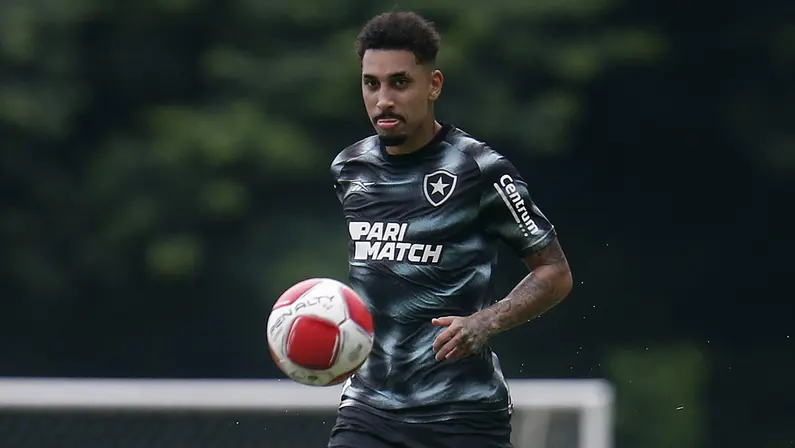 Botafogo afasta Kauê por tempo indeterminado por denúncia de agressão a ex-namorada