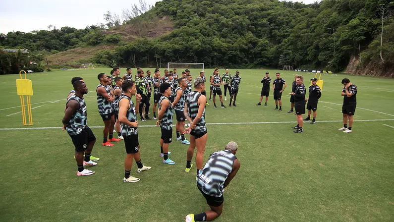 Botafogo tem pressa, mas adota cautela na escolha de novo nome para treinador