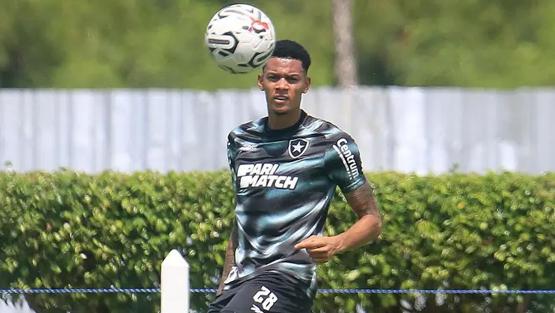 Botafogo deve ter apenas Newton e Patrick de Paula dos emprestados no começo do Carioca; quarteto não vai se reapresentar