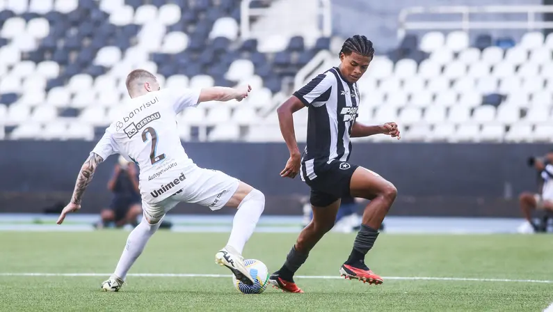 Botafogo estreia no Campeonato Brasileiro Sub-20 com derrota para o Grêmio no Nilton Santos