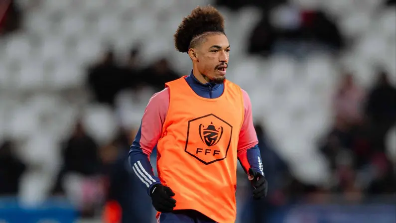 Perto do Botafogo, Adryelson entra nos acréscimos em vitória do Lyon no Campeonato Francês