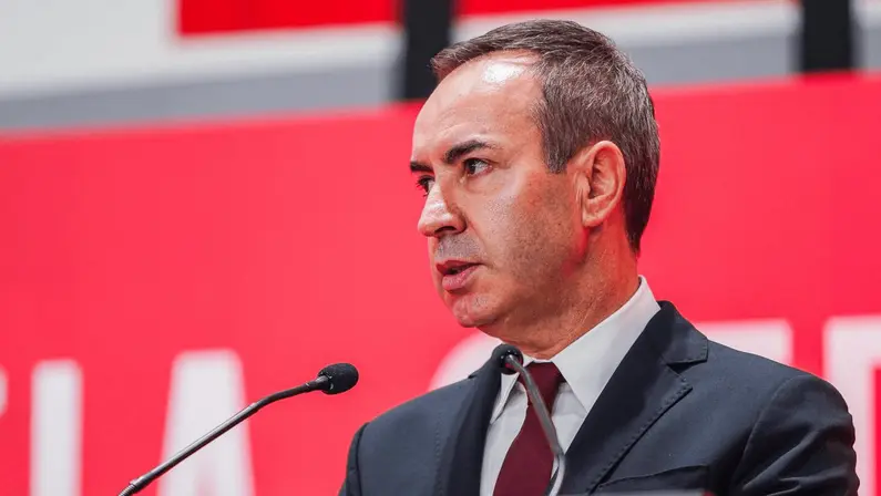 Presidente do Braga tem fama de ser ‘negociador complicado’, diz TV sobre situação de Artur Jorge no Botafogo