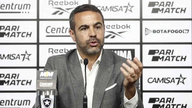 Apresentação de Artur Jorge como técnico do Botafogo | Abril 2024