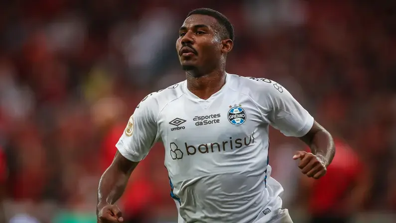 BOTAFOGO ENCAMINHA CONTRATAÇÃO DE CUIABANO, LATERAL-ESQUERDO DO GRÊMIO