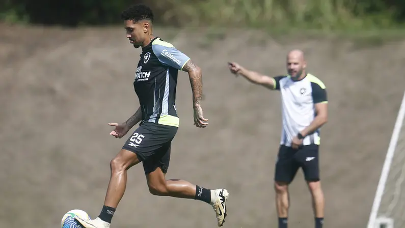 Reintegrado, Kauê treina normalmente com o grupo e volta a ser opção no Botafogo