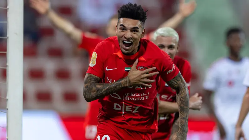 Futuro reforço do Botafogo, Igor Jesus sai do banco e decide vitória do Shabab Al Ahli com dois gols; veja