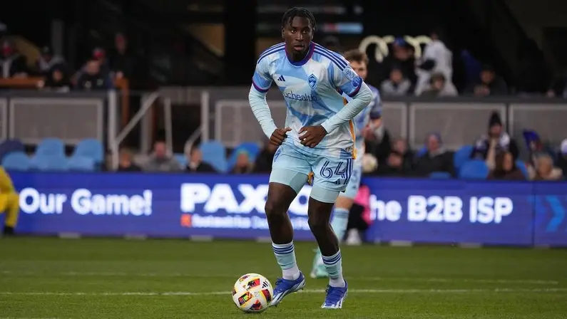 Colorado Rapids rejeita primeira oferta da Eagle Football de US$ 4 milhões por Moïse Bombito, diz jornal