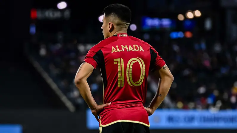 Botafogo faz reunião com Atlanta por Thiago Almada e mantém otimismo; faltam ajustes finais, como forma de pagamento