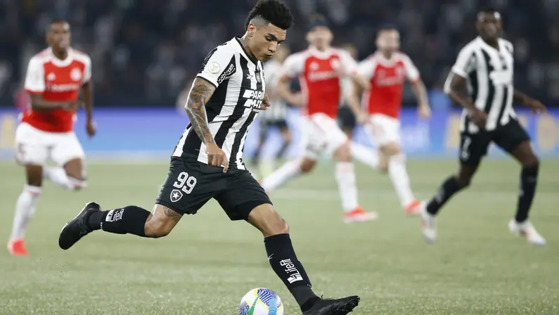 Igor Jesus vibra por primeiro jogo como titular no Botafogo: ‘Depois de dois meses, fazer partida como essa é gratificante’