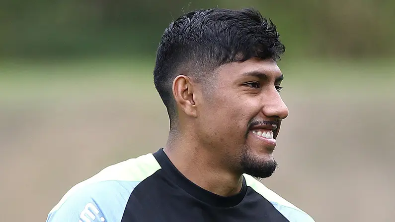 Botafogo deve iniciar Cariocão com jovens e atletas que voltam de empréstimo, como Newton e Luis Segovia; elenco principal se reapresenta dia 14