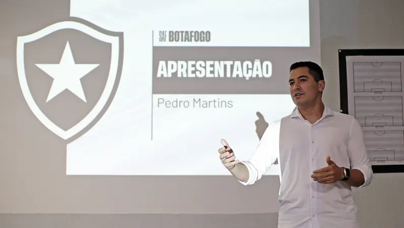 CEO Thairo Arruda enaltece Pedro Martins, novo diretor de futebol do Botafogo: ‘Pessoa ideal para nos ajudar nessa caminhada’