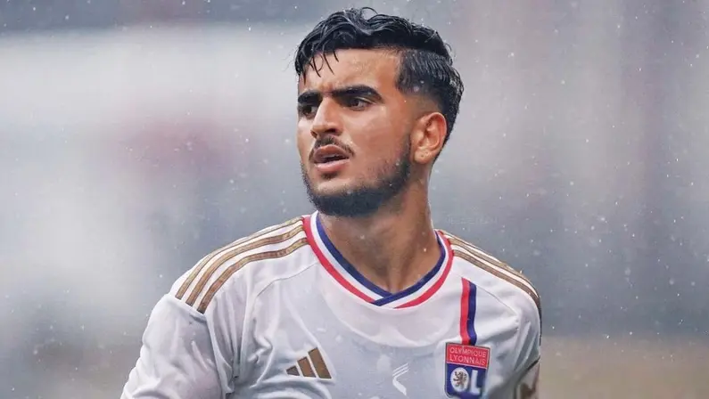 El Arouch já está treinando no Botafogo, mas aguarda regularização de documentação para ser anunciado