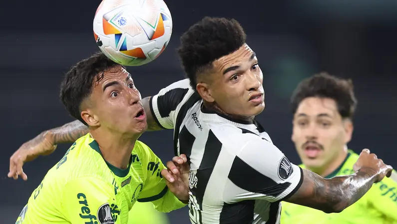 Igor Jesus responde a Estêvão, que afirmou ter certeza de que Palmeiras vai se classificar: ‘Se ele acha isso, a gente vai ver lá’