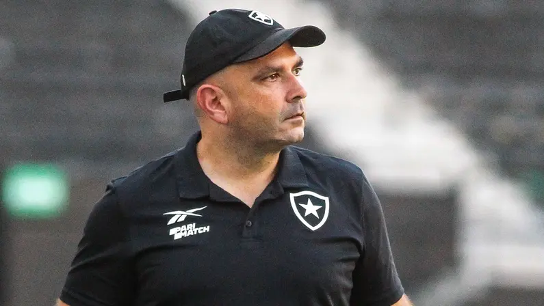 Carlos Leiria, técnico do Botafogo sub-23 no Brasileirão de Aspirantes-2024